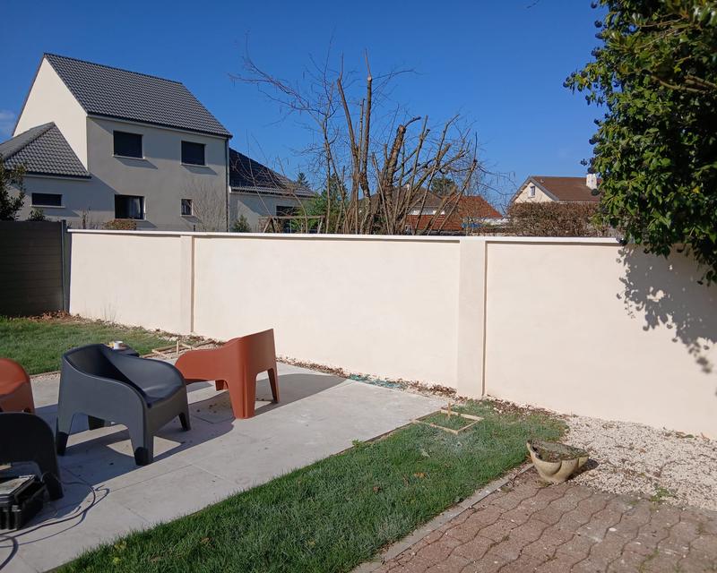Allée pavée et muret enduit à Dijon